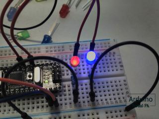Arduino NANO, светодиода, резисторы на бредборде