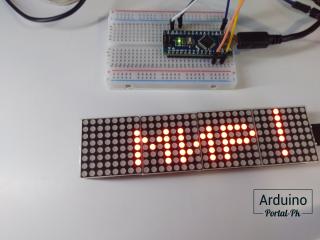 Используя Arduino и светодиодную матрицу, достаточно просто реализовать бегущую строку