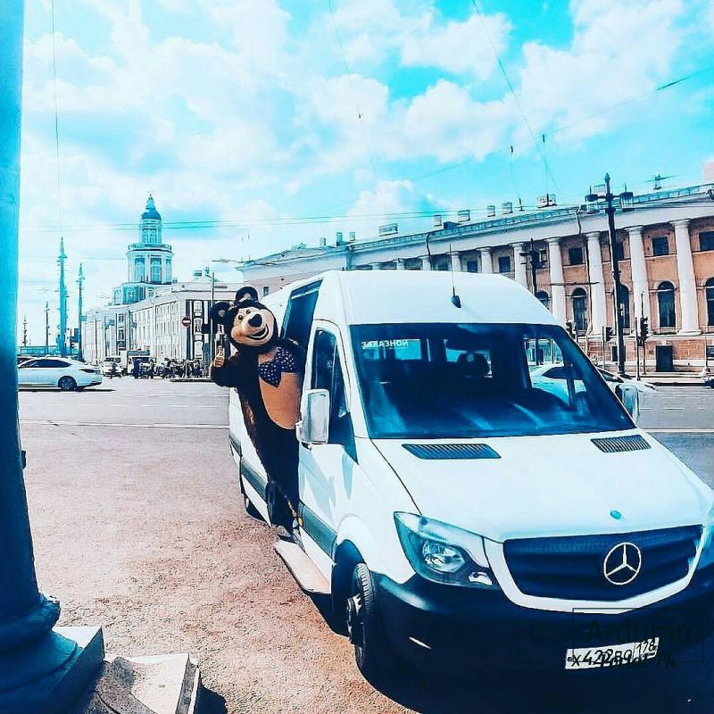 Аренда микроавтобусов и экскурсии в городе Санкт-Петербург.