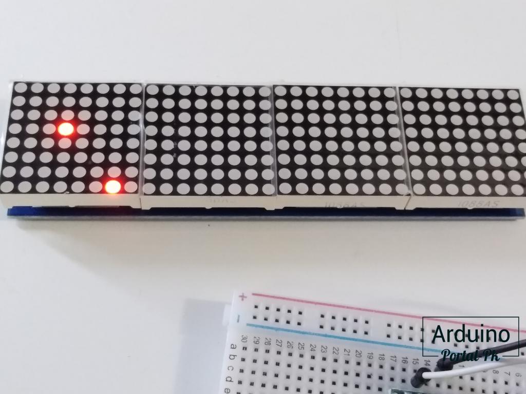 Вывод двух точек на матрицу MAX7219 в среде Arduino IDE.